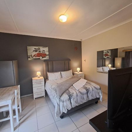 Home Away From Home Pinetown Eksteriør bilde