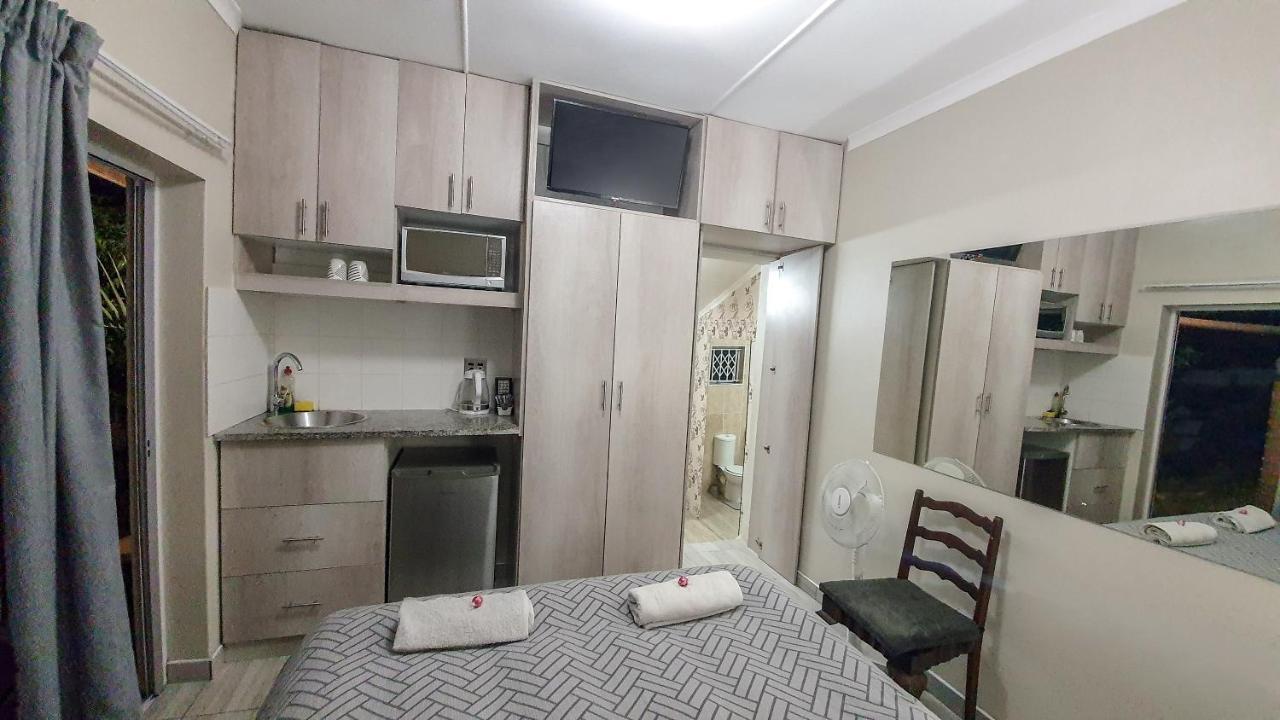 Home Away From Home Pinetown Eksteriør bilde
